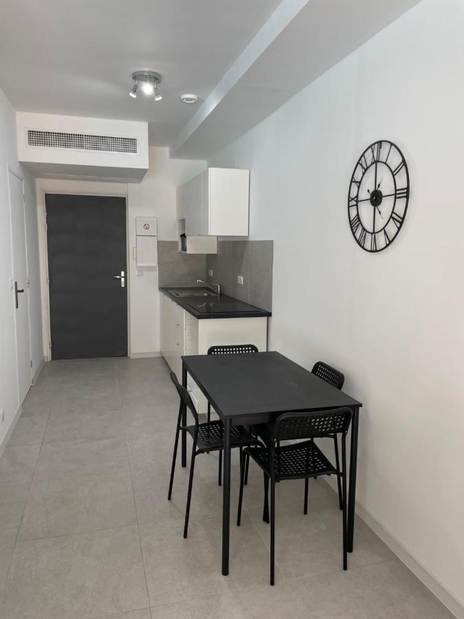 Appartement 30 M2, Piscine Et Parking Prive Mouans-Sartoux Bagian luar foto